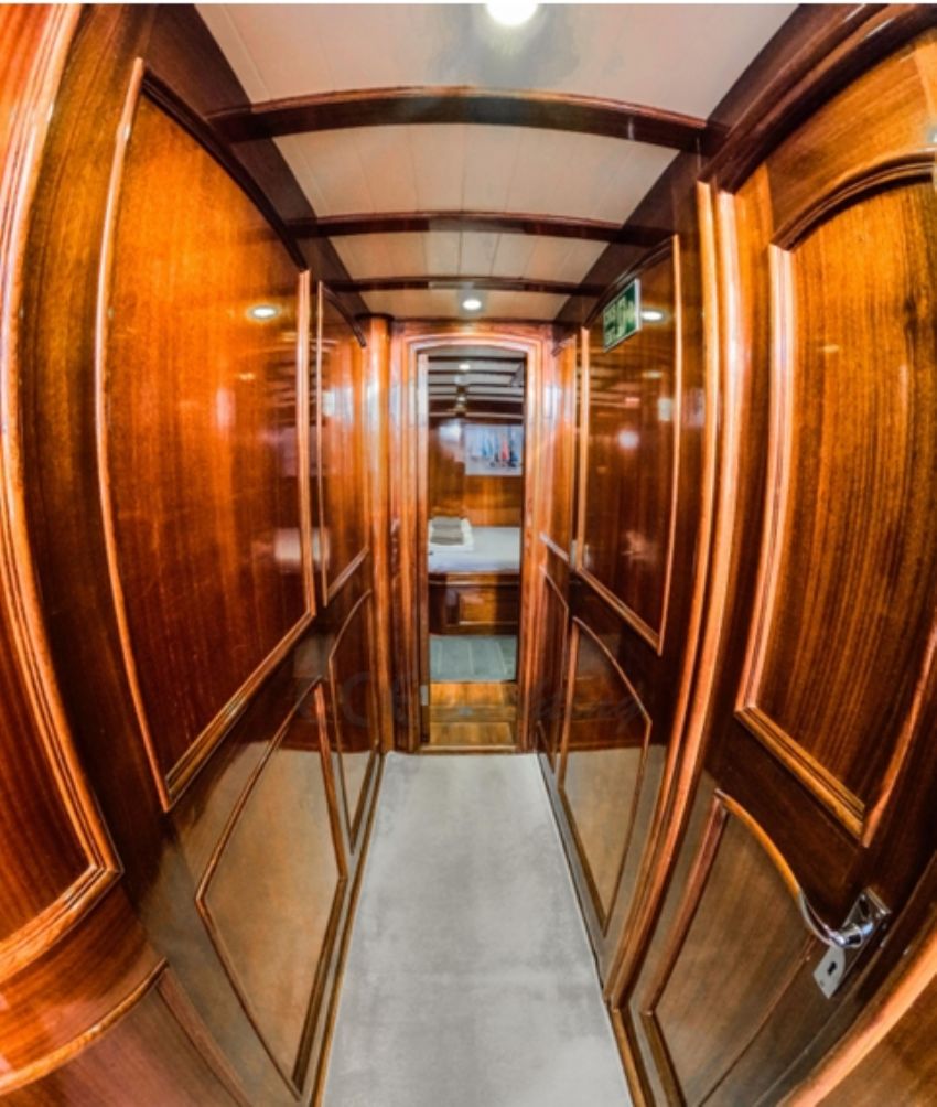 Cosh Gulet Yacht, İnterior Corridor.