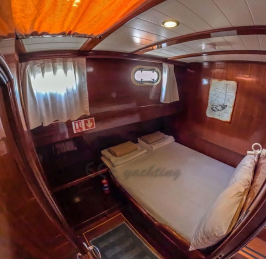 Cosh Gulet Yacht, Bathroom 1.