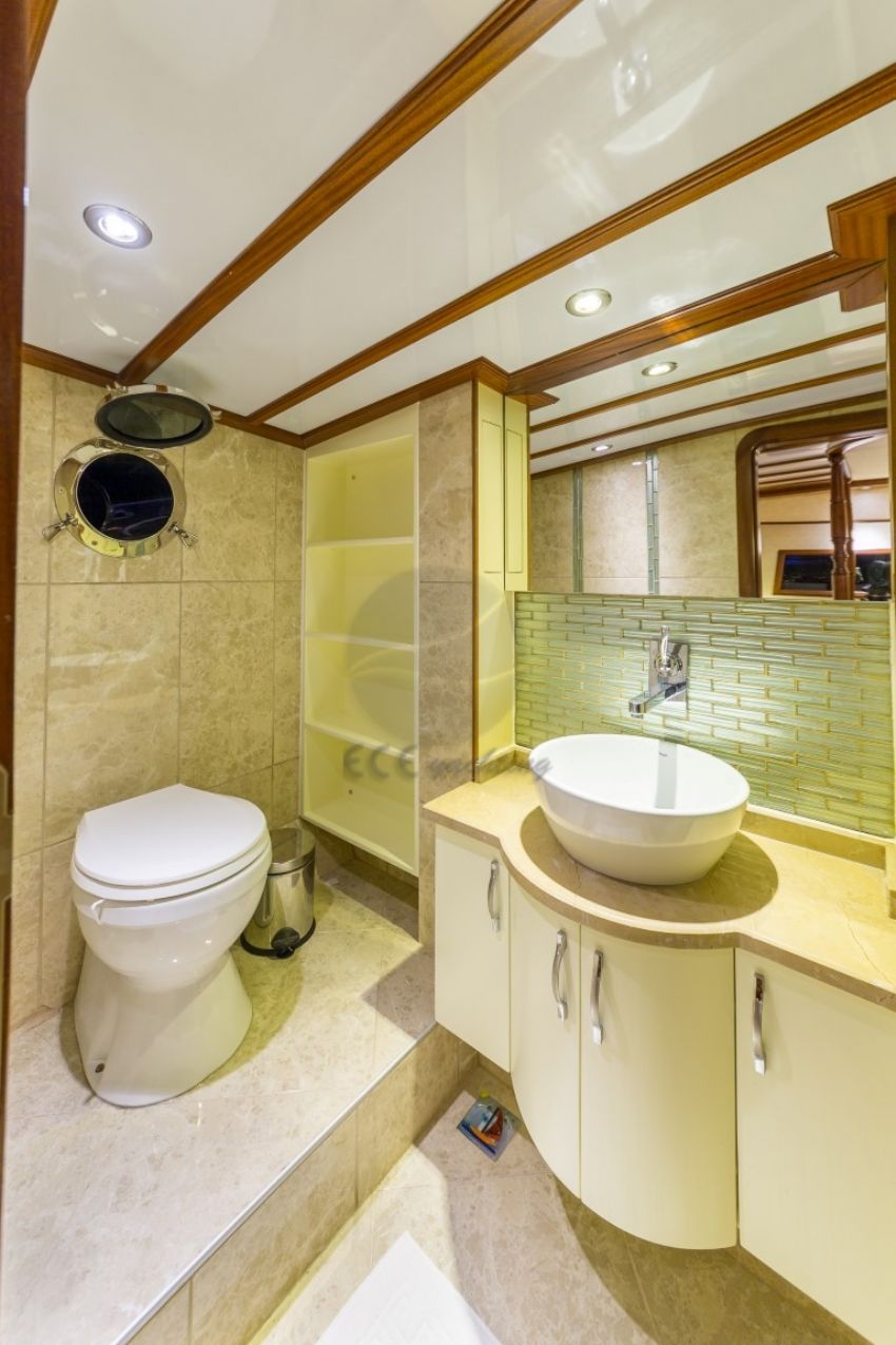 Dare To Dream Gulet Yacht, Master Bathroom 2.