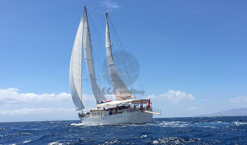 Deniz 61 Gulet, Sailing Away.