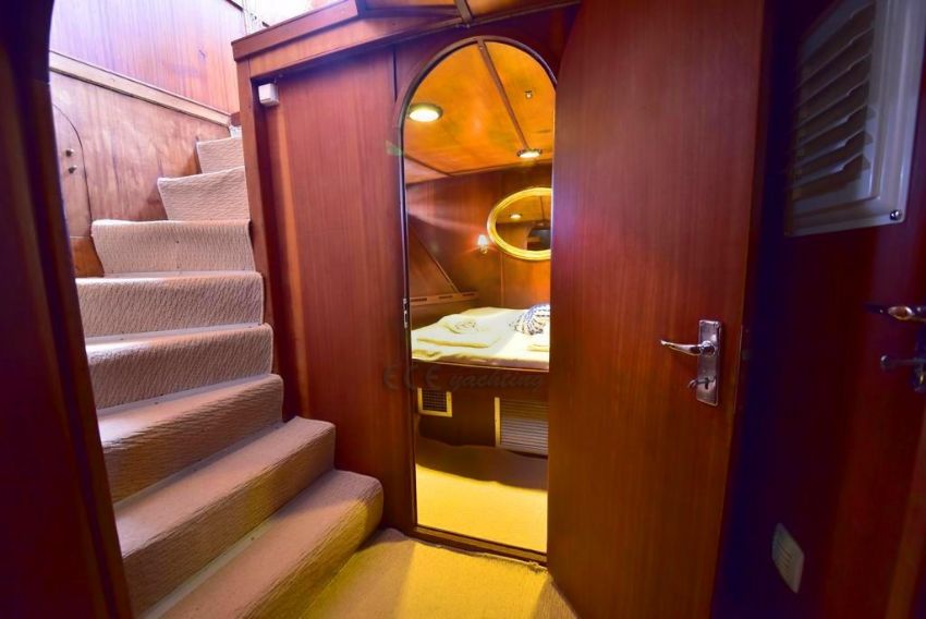 Ece Işıksız Koridor