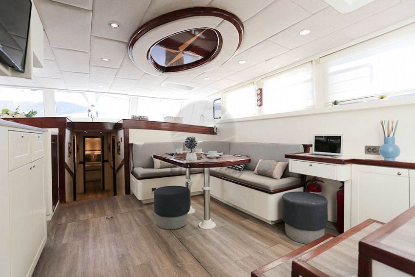 DERYA DENIZ Saloon 2