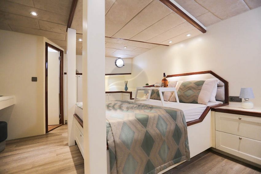 DERYA DENIZ Front Master Cabin 1