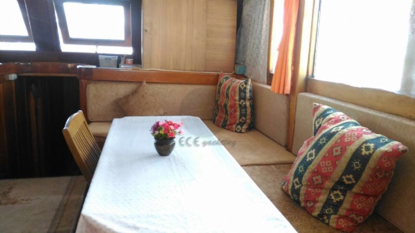 D Gulu Yacht, Interior.