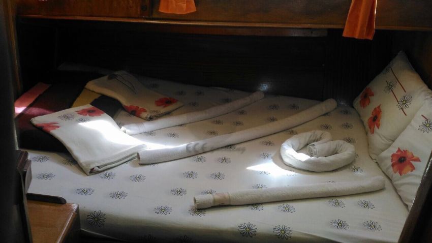 D Gulu Yacht, Passageway.