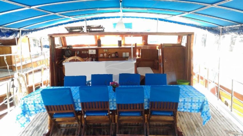 D Gulu Yacht, Aft Deck Dining Space.