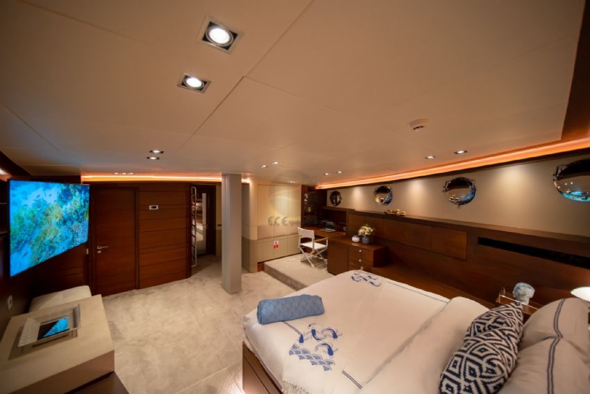 Double Eagle Yacht, Master Cabin.