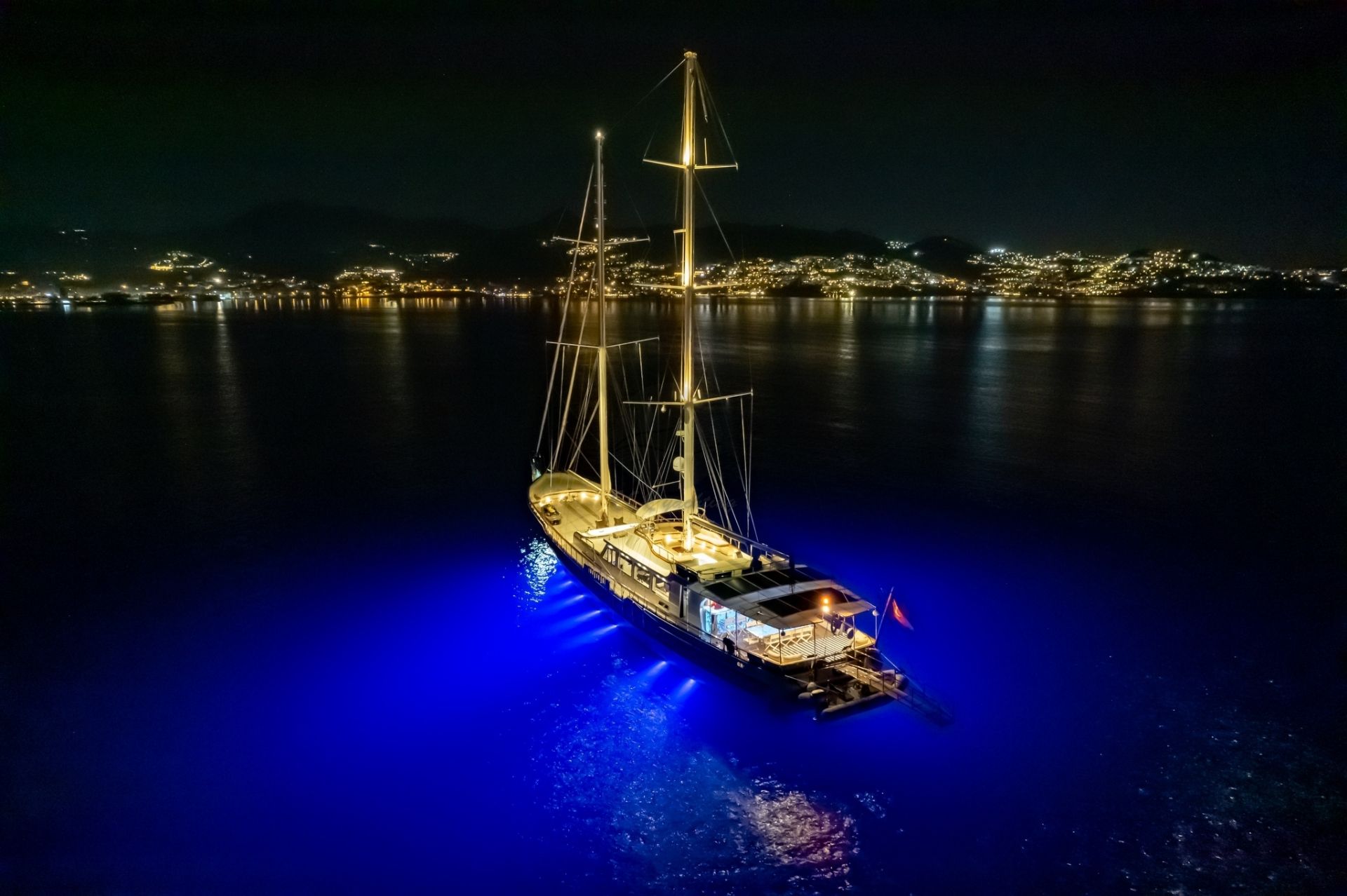 Double Eagle Yacht, Dış Görünüm