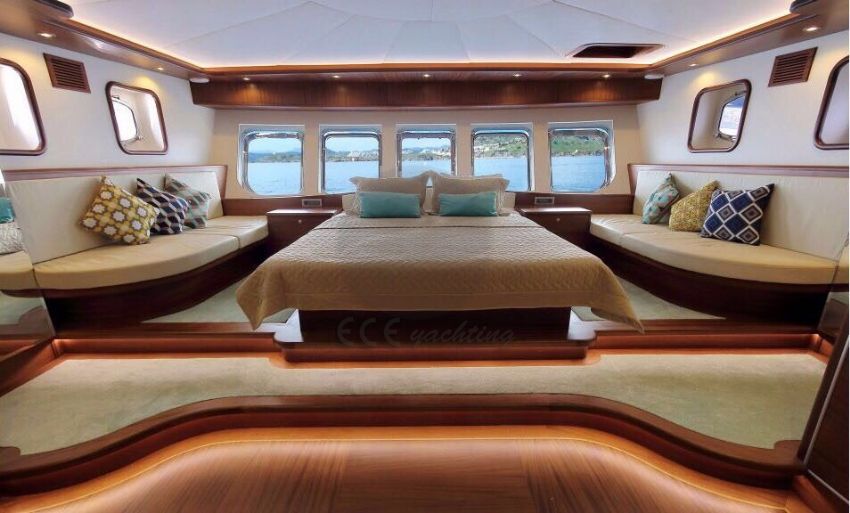 Dragon Fly Yacht, Master Cabin.