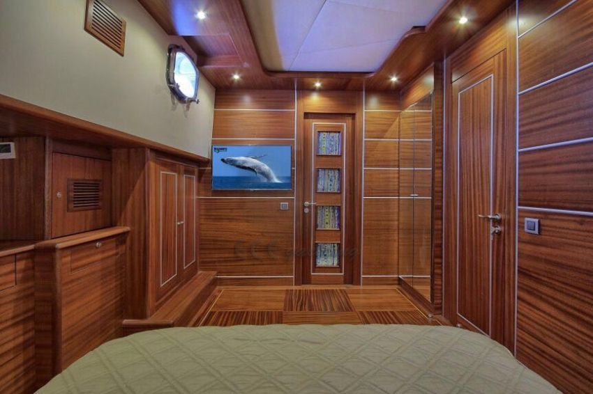 Dragon Fly Yacht, Amazing Storage.