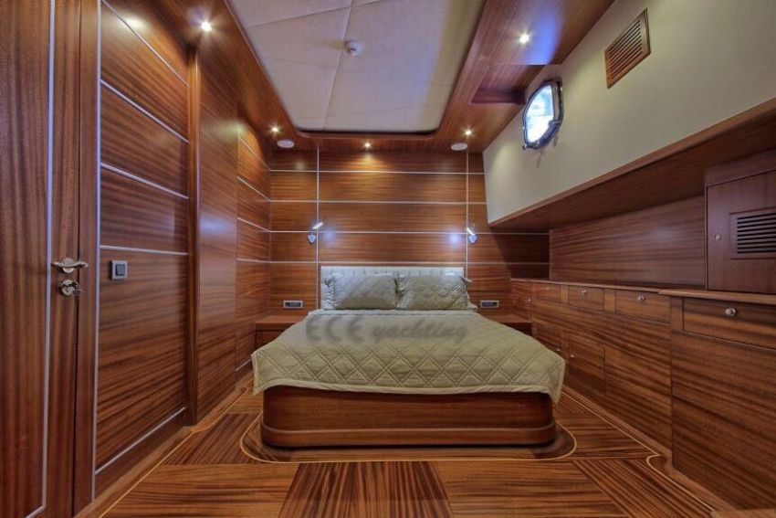 Dragon Fly Yacht, Double Cabin.