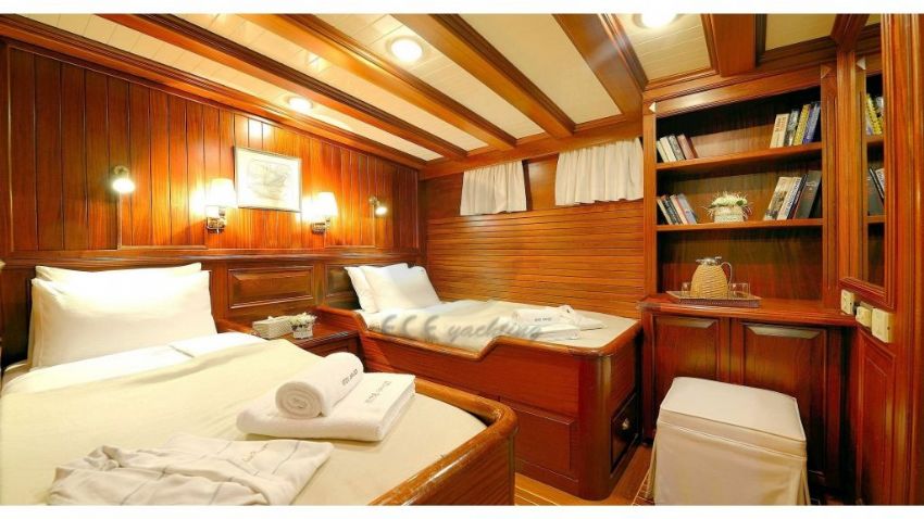 Ecce Navigo Yacht, Master Cabin Side View.