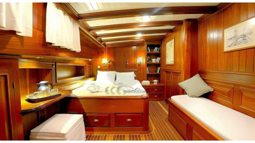 Ecce Navigo teknesi kabin 4.  Ecce Navigo Yacht, Lounge.