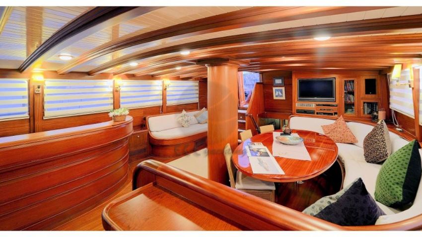 Ecce Navigo teknesi kabin 2.  Ecce Navigo Yacht, Traditional Turkish Breakfast.