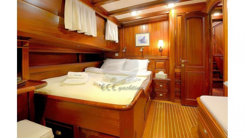 Ecce Navigo teknesi wc 1.  Ecce Navigo Yacht, Master Cabin.