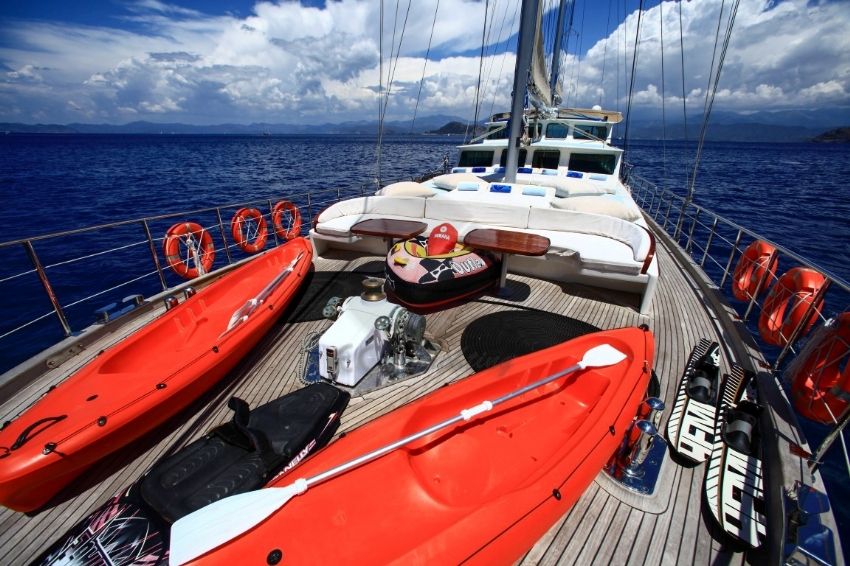 ece arina gulet su sporları ekipmanları