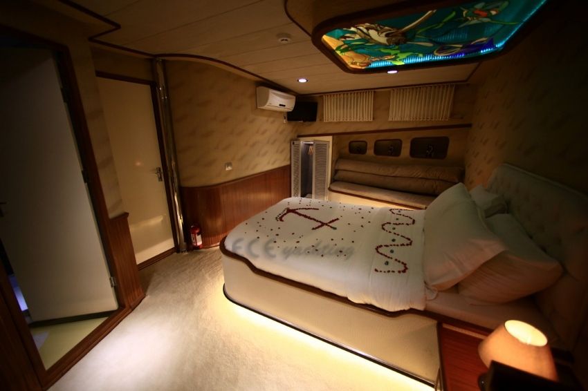 ece arina gulet baş mastır