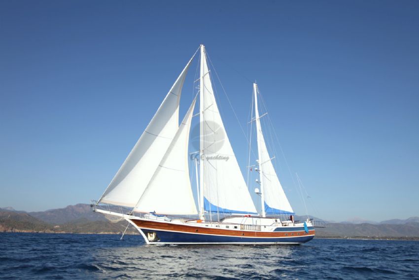 Ece Berrak teknesi yelken. Ece Berrak Your Sailing Dreams Come True.