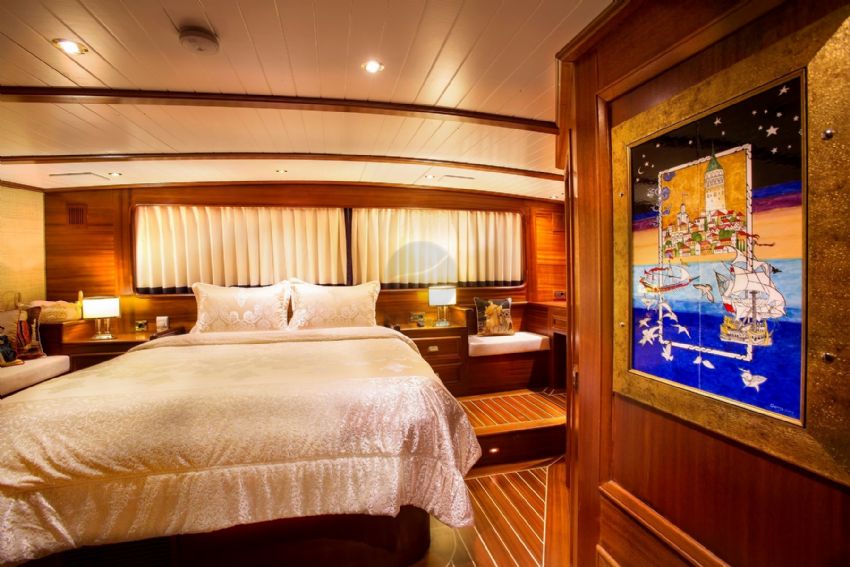 Ece Berrak teknesi banyo. Ece Berrak Master Bathroom.