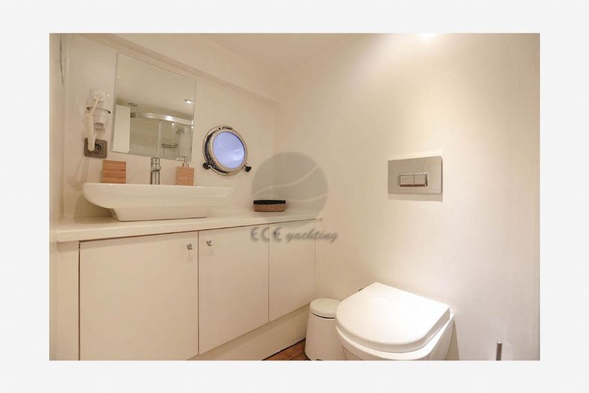 ECE GPD 5 Wc & Shower 2