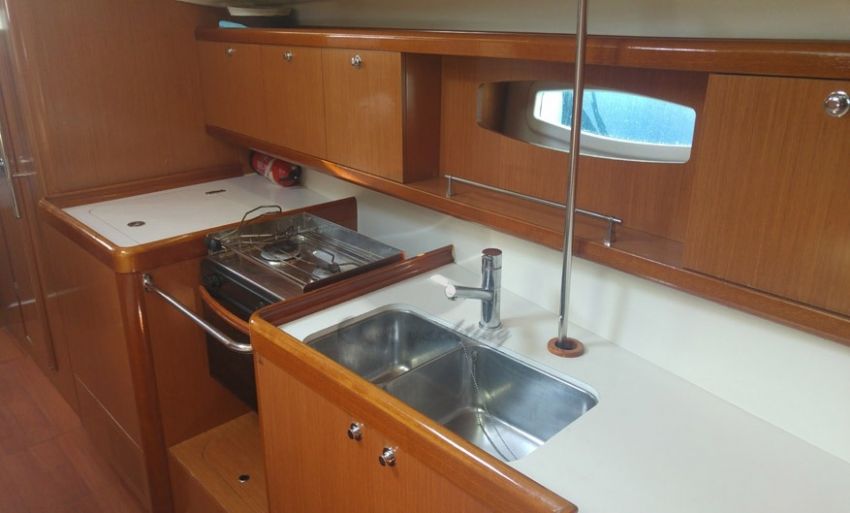 Benetau Oceanis 43.4 Sail Boat, Twin Cabin.