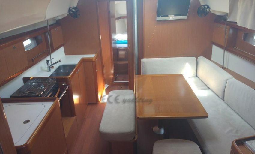 Benetau Oceanis 43.4 Sail Boat, Double Cabin.