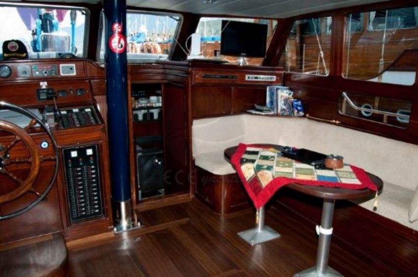 Ece Vicomtesse Yacht, Lounge.