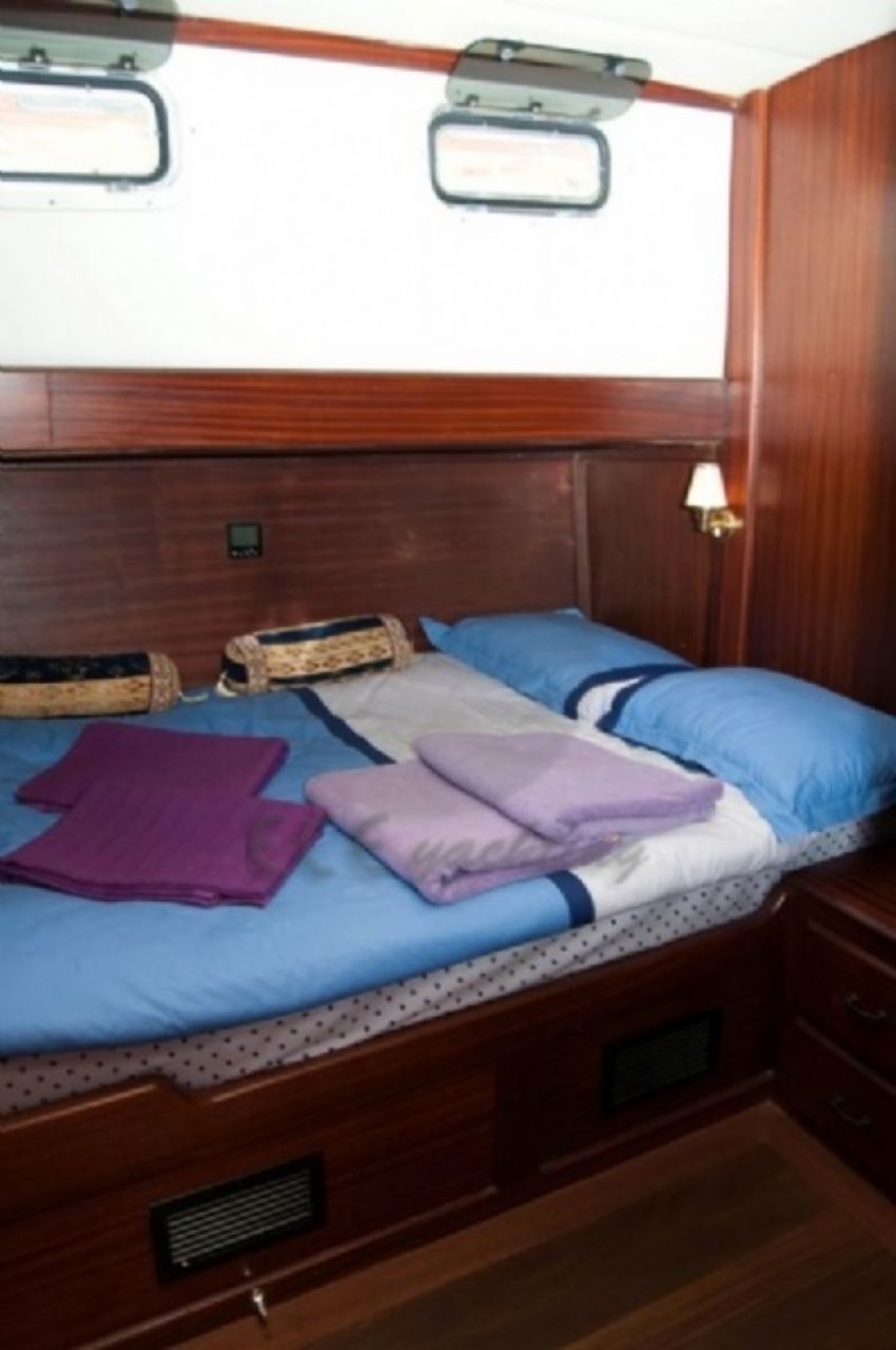 Ece Vicomtesse Yacht, Master Cabin.