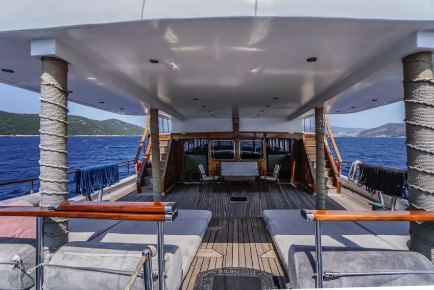 Elara 1 Gulet, Dine İn Style.