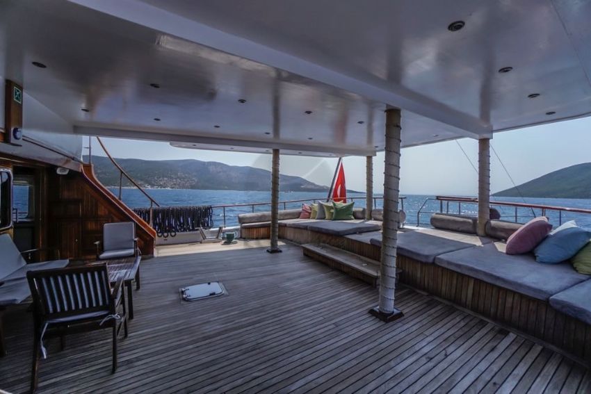 Elara 1 Gulet, Inside Dining.