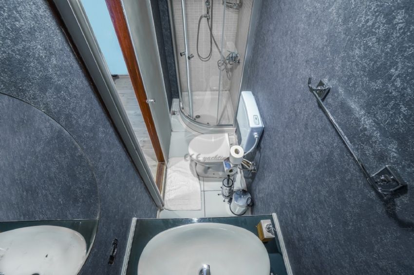 Elara 1 Gulet, En Suite.