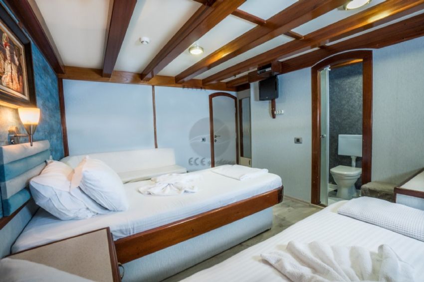 Elara 1 Gulet, Spacious Twin Cabin.
