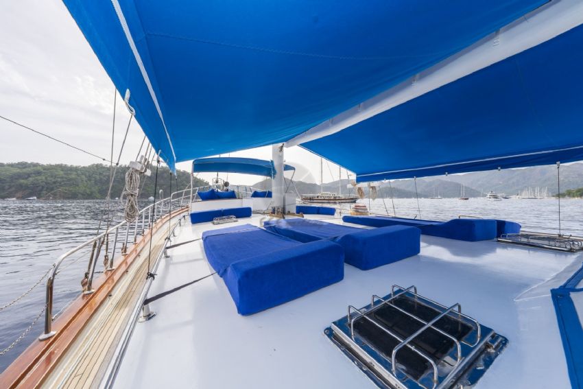 Front Deck & Sun Beds