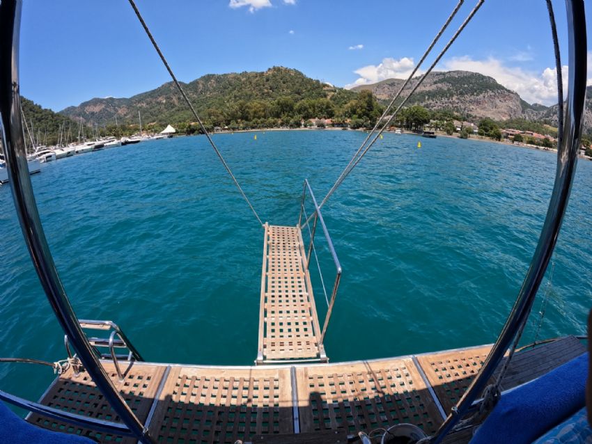 Elisa Gulet, Double Kabin