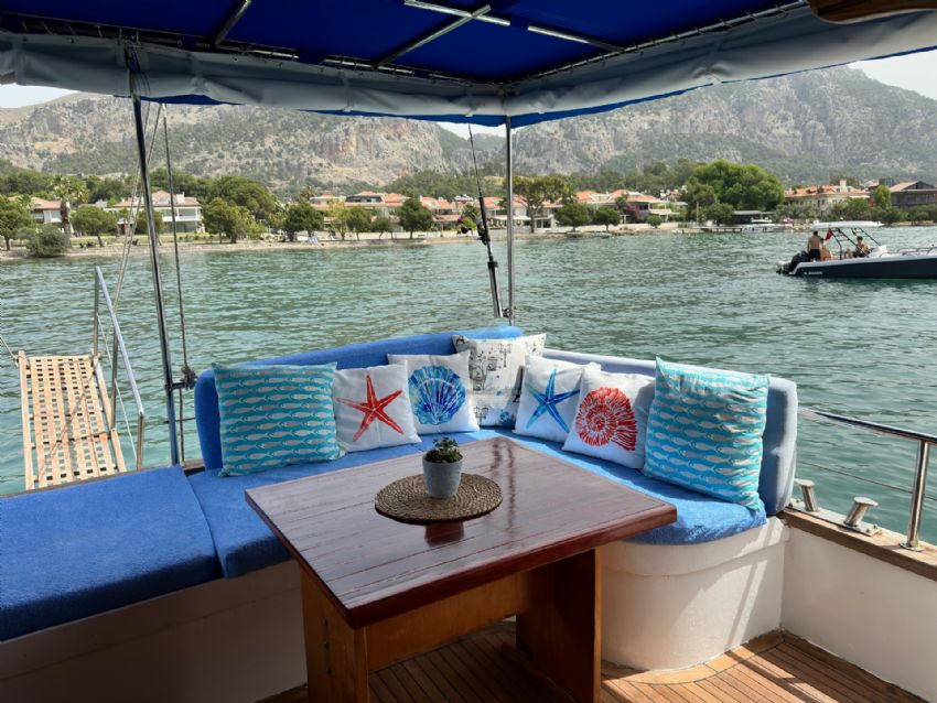 Elisa Gulet, Master Kabin