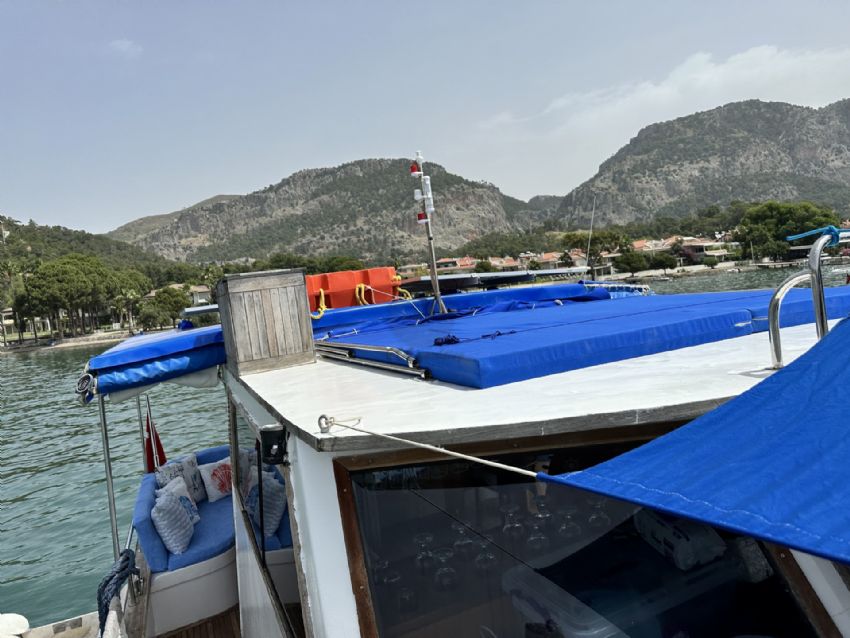 Elisa Gulet, Ön Oturma Grubu