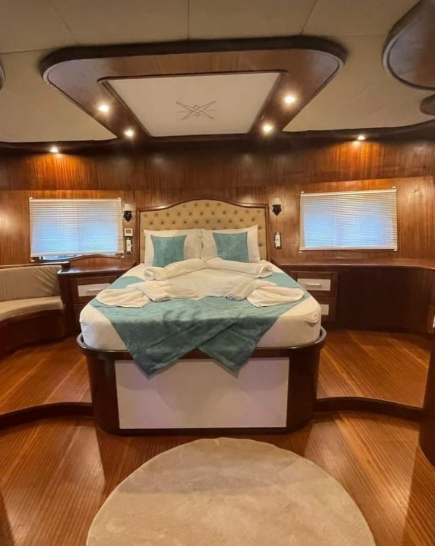 ENVER AGA MASTER KABİN