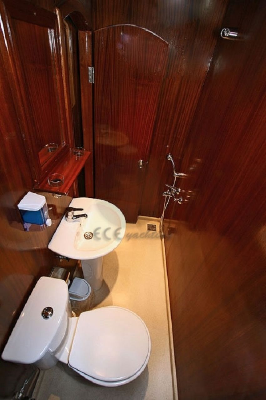 Erden wc 2.  Erden Yacht, Bathroom.