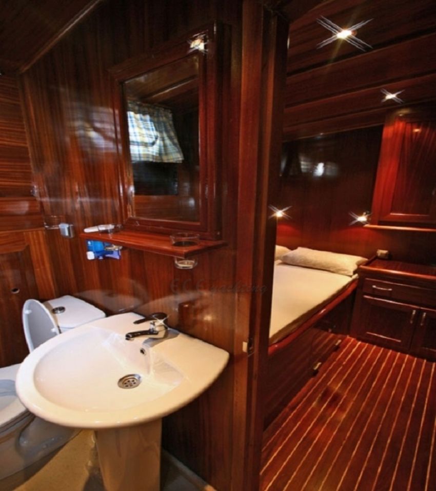 Erden wc.  Erden Yacht, En Suite.