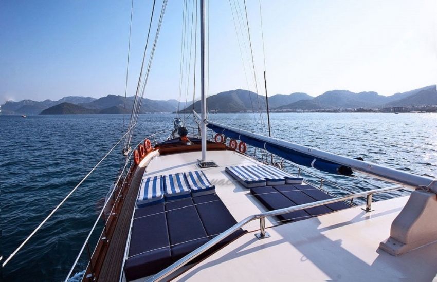 Erden güneşlenme alanı.  Erden Yacht, Sun Deck.