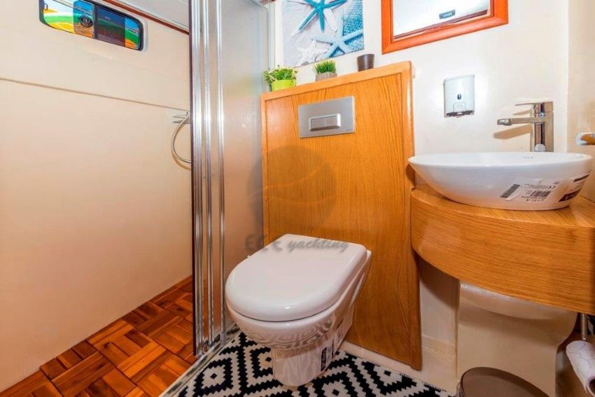 ERKAN 4_gulet_toilets