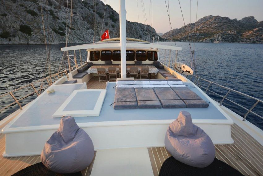 Ertan 1 Arka Oturma Alanı