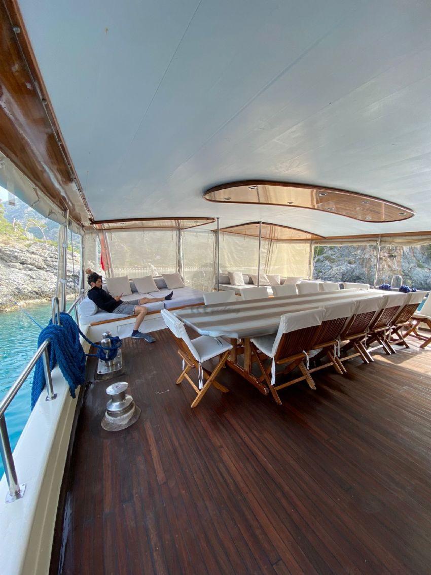 Esinti aft deck - Dining area