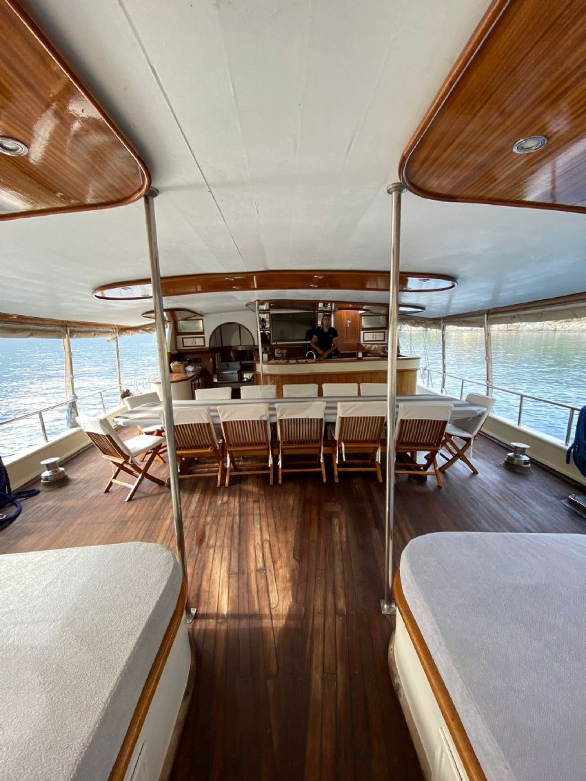 Esinti gulet aft deck