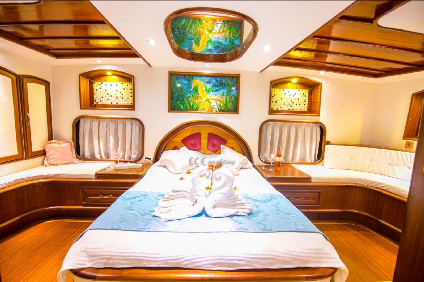 Esinti gulet aft master