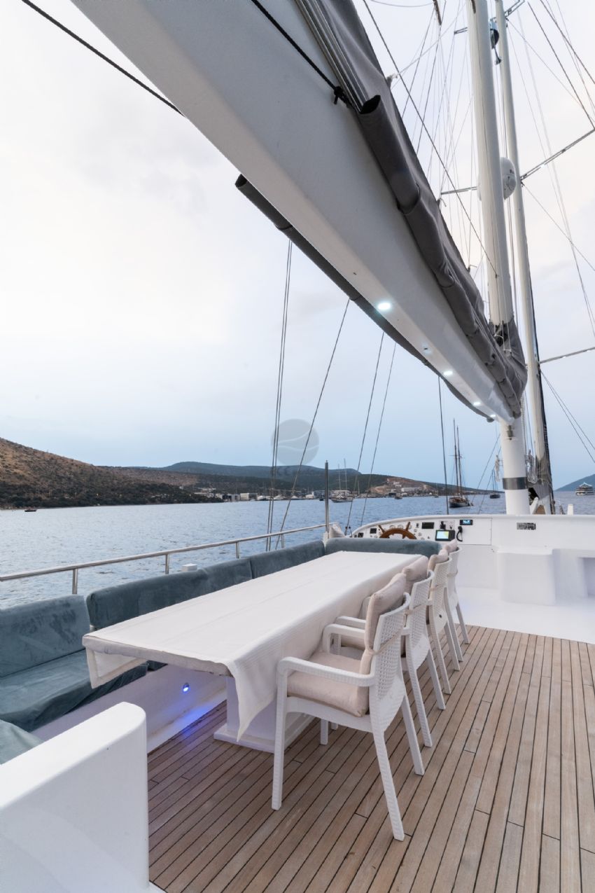 Esma Sultan Üst Güverte Oturma Alanı