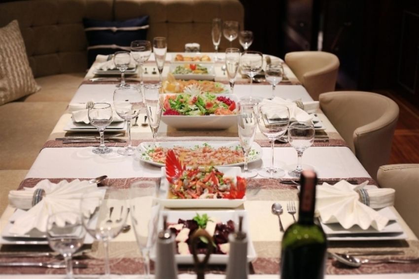 Estrella De Mar Teknesi Yemek Servisi