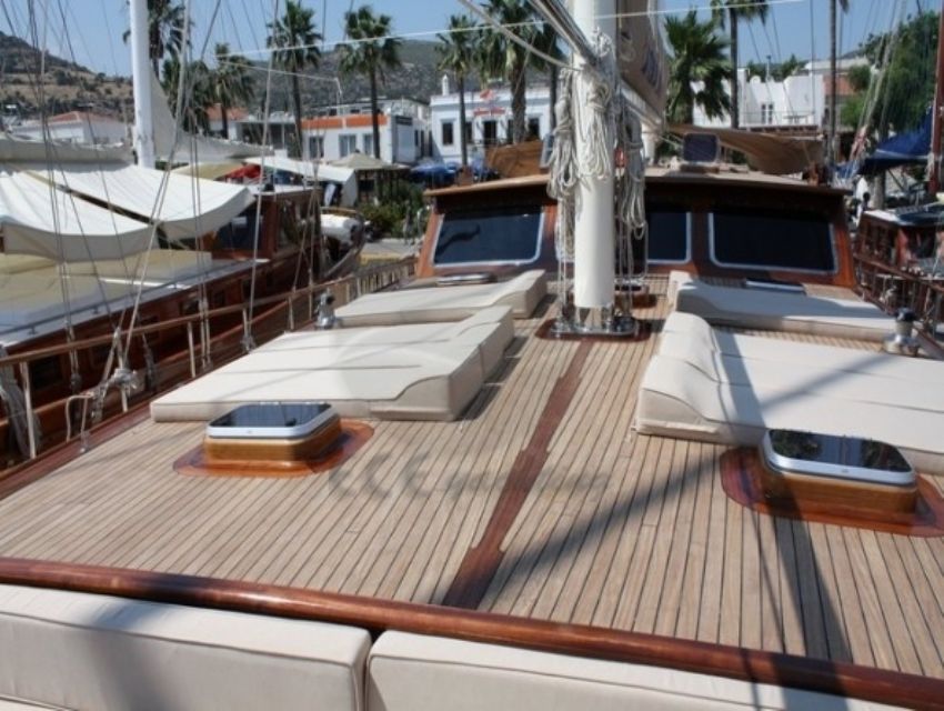 Estrella De Mar Yatı Ön Güverte