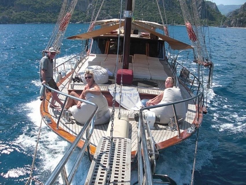 Faustina tekne baş bastondan bir foto