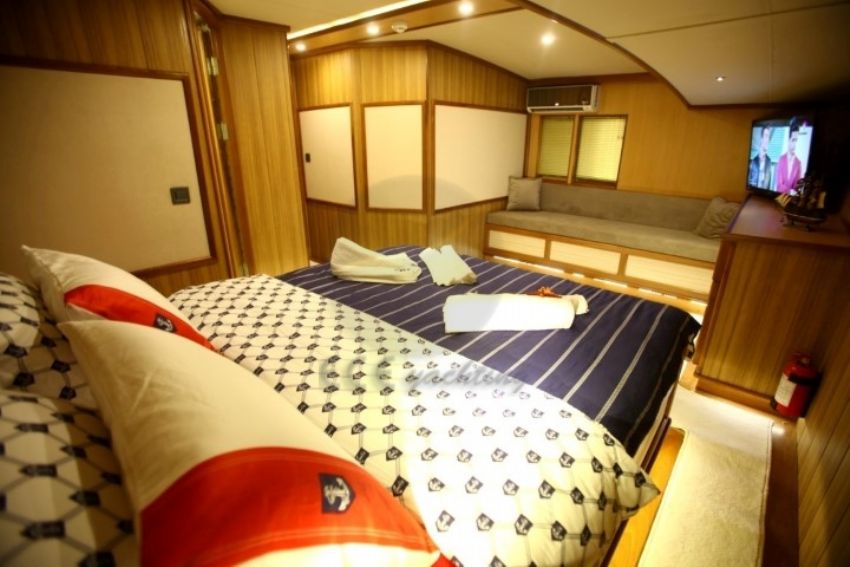 Ece Junior arka master kamara